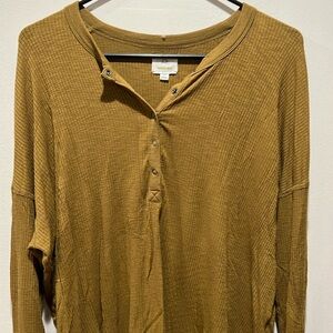 Aerie tee